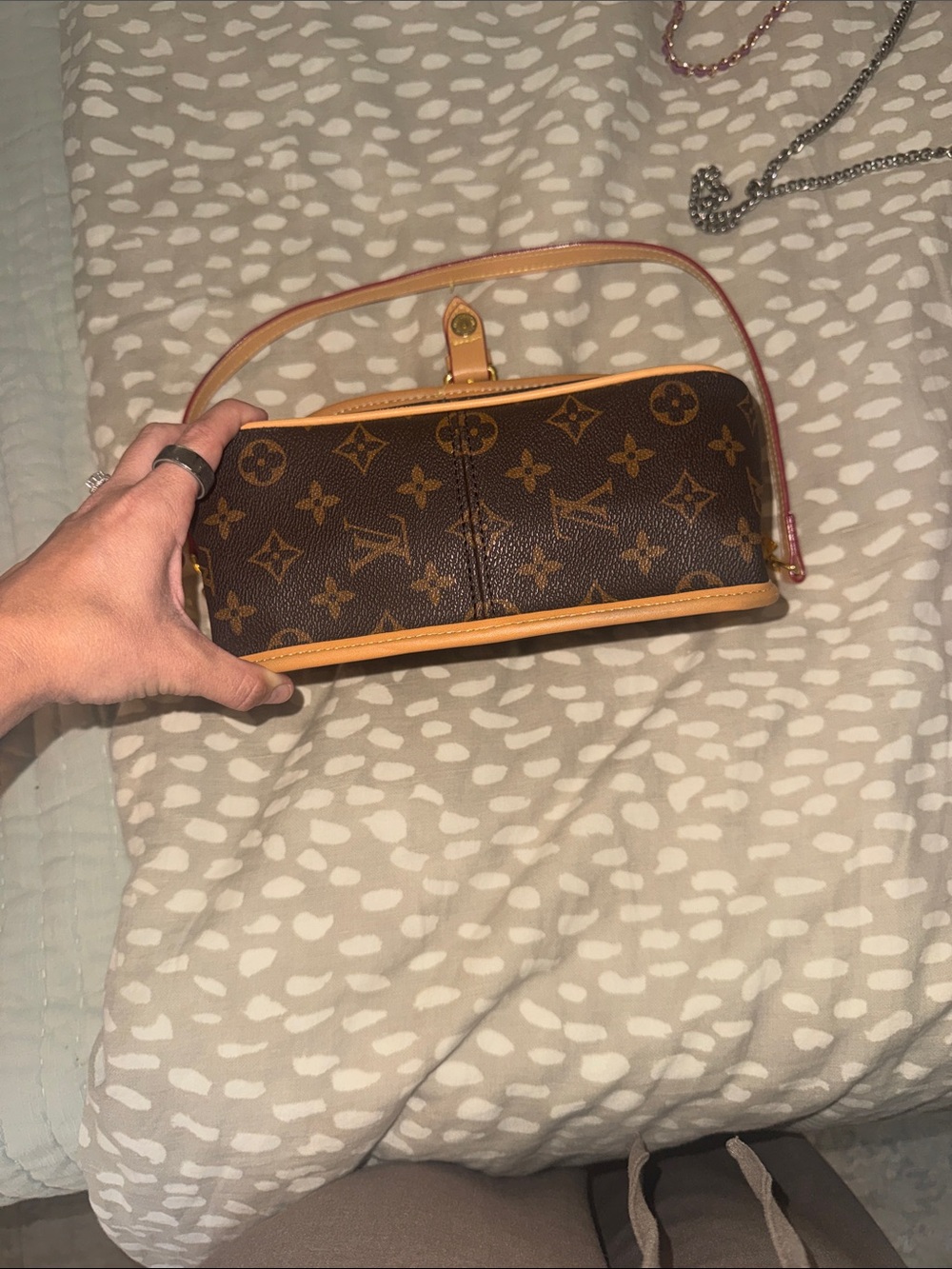Source Unknown Brown Monogram Shoulder Bag with Tan Trim - Picture 2 of 5